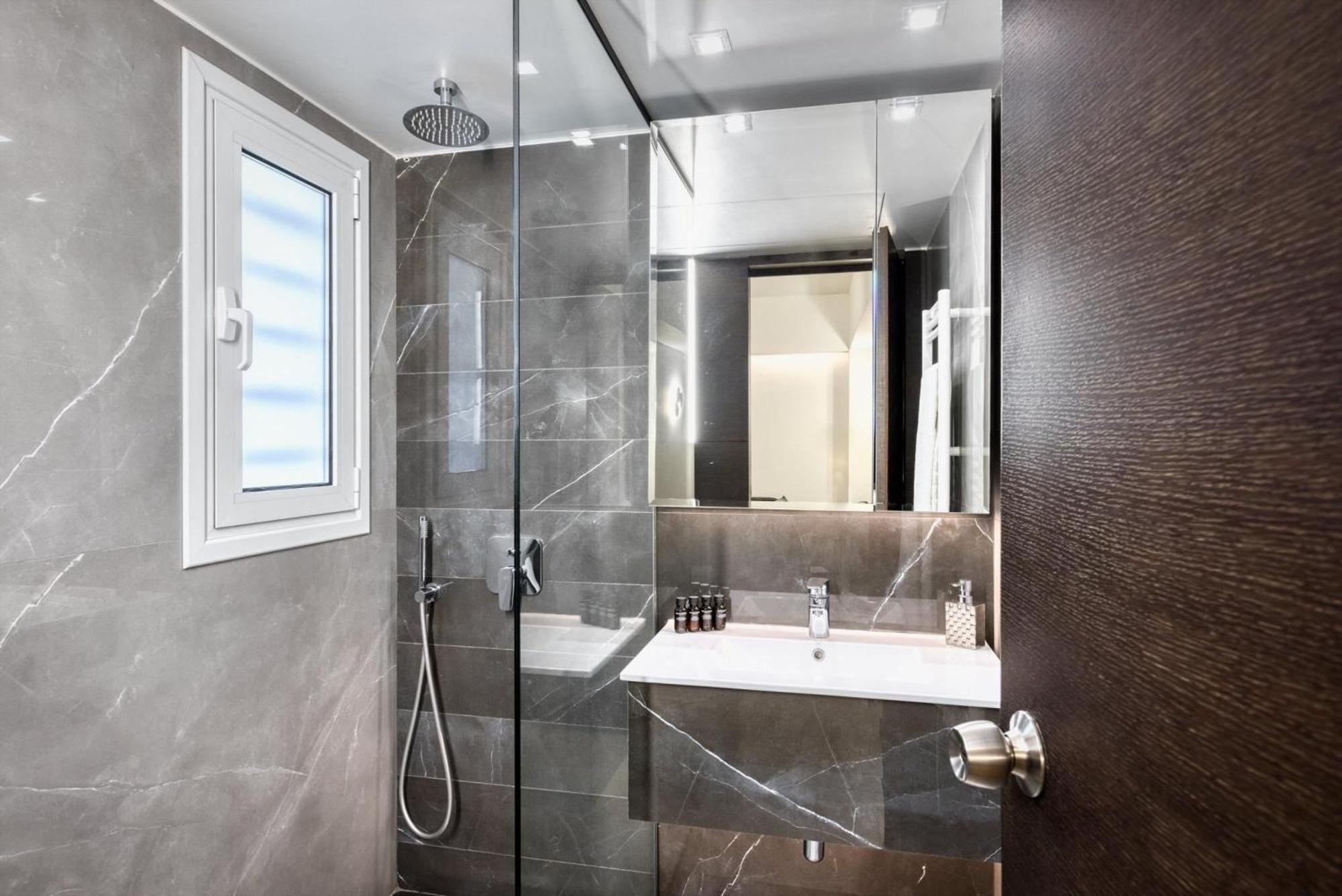 Brand New Executive Apartment In Kolonaki Square Athena Bagian luar foto